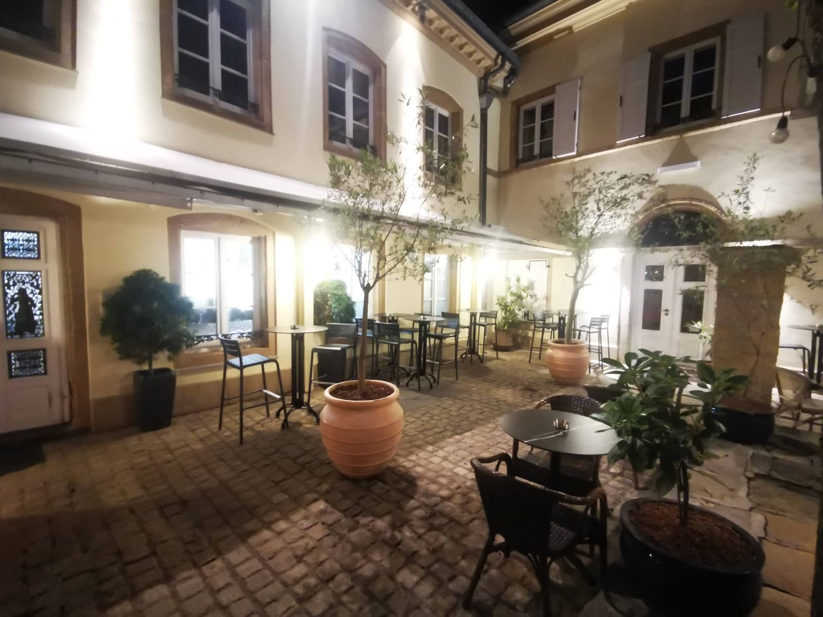 Magnificent terrace in the heart of the Grund and Italian brasserie - 5