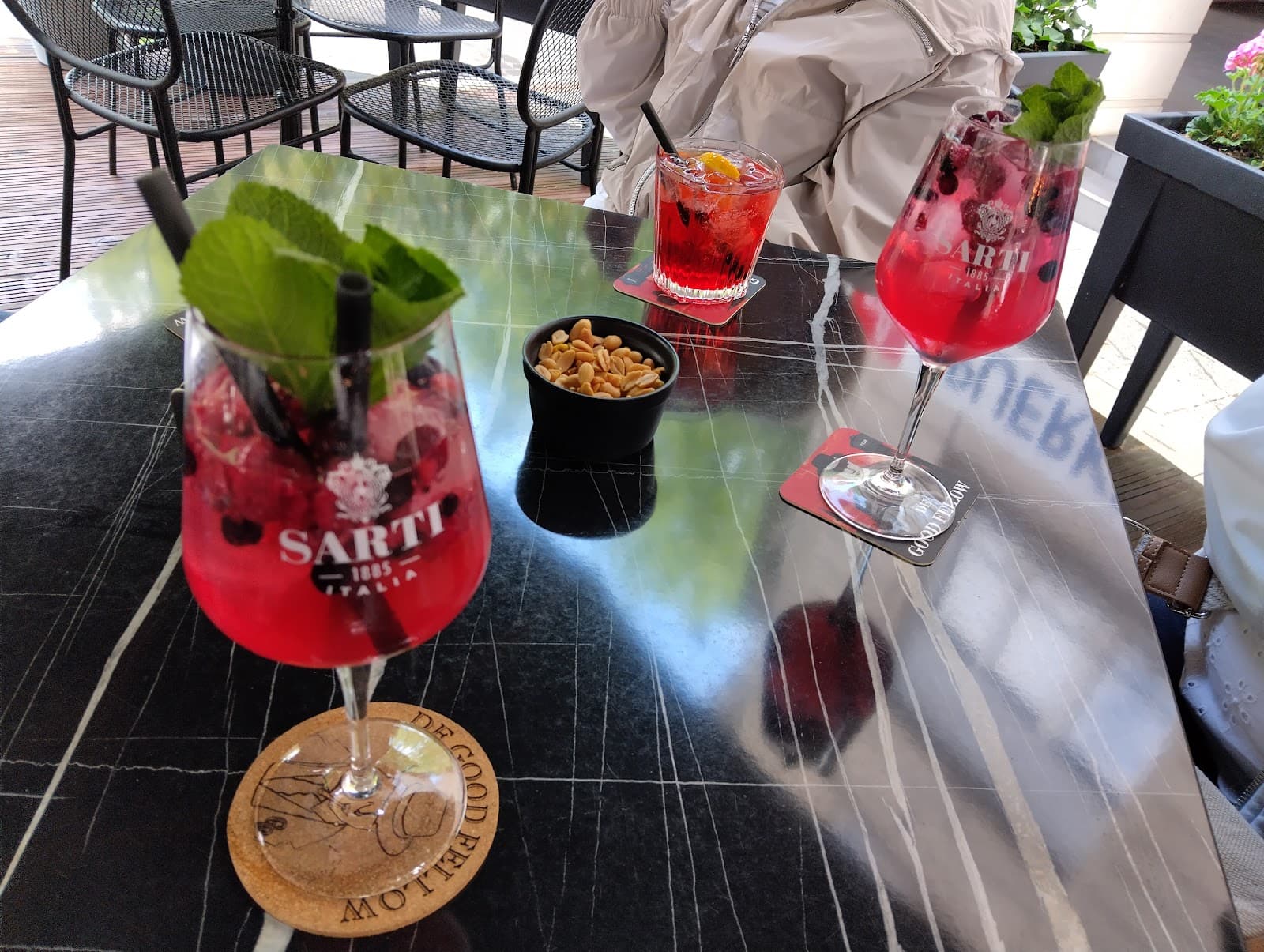 An Albanian bar in the heart of Dudelange - 3