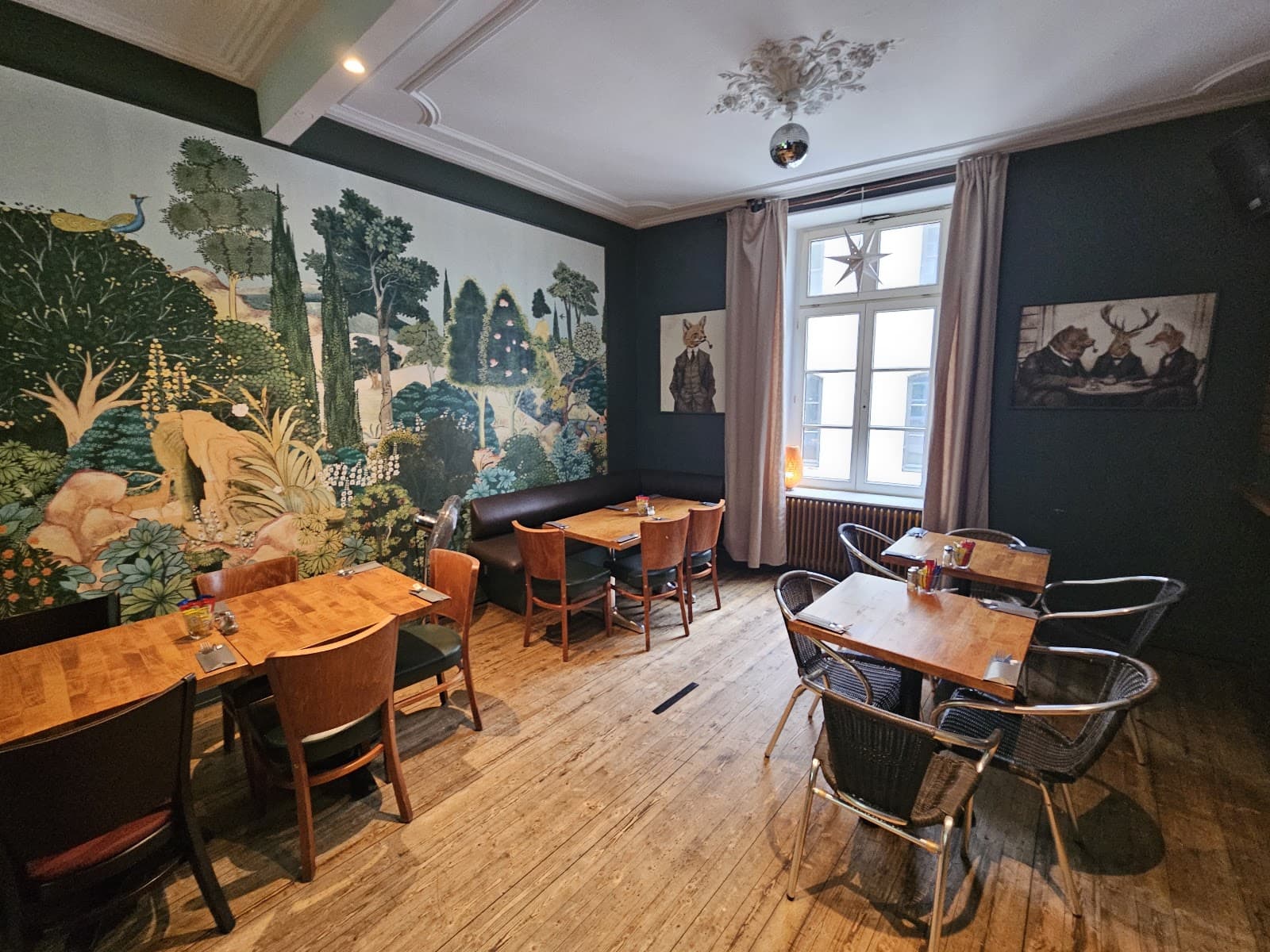 Oscar’s Bar Luxembourg: beers, karaoke and a British atmosphere - 5