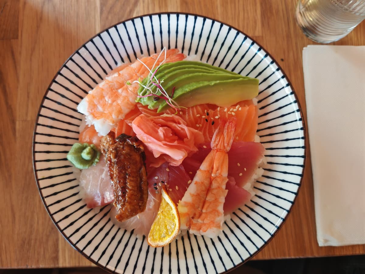 On commande un bâteau de sushis ? - 11
