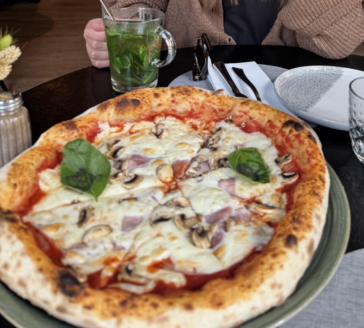 Magnificent terrace in the heart of the Grund and Italian brasserie - 6