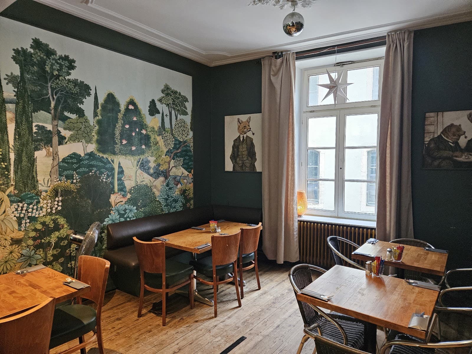 Oscar’s Bar Luxembourg: beers, karaoke and a British atmosphere - 8