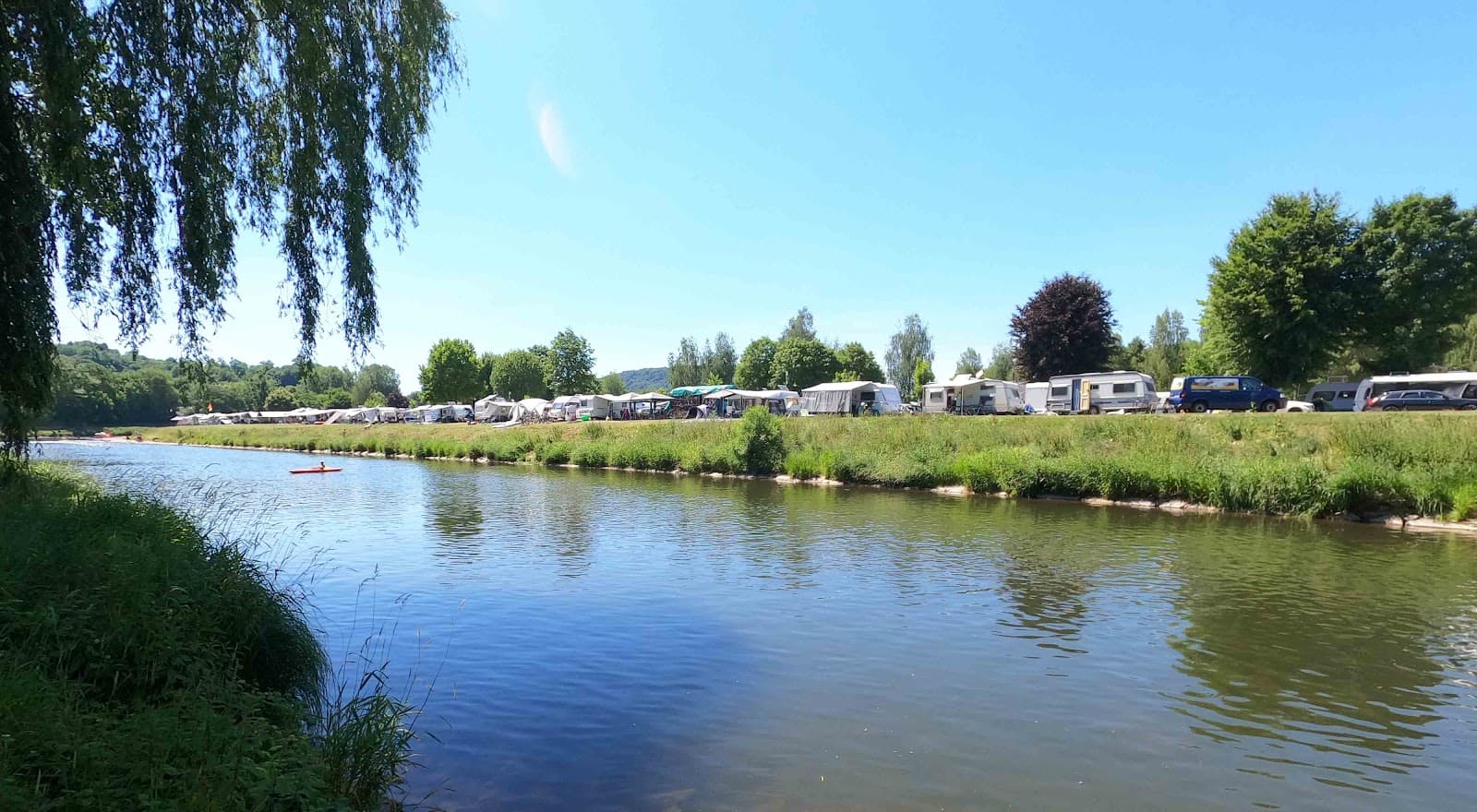 La piscine extérieure au coeur du camping Echternacherbrück - 5