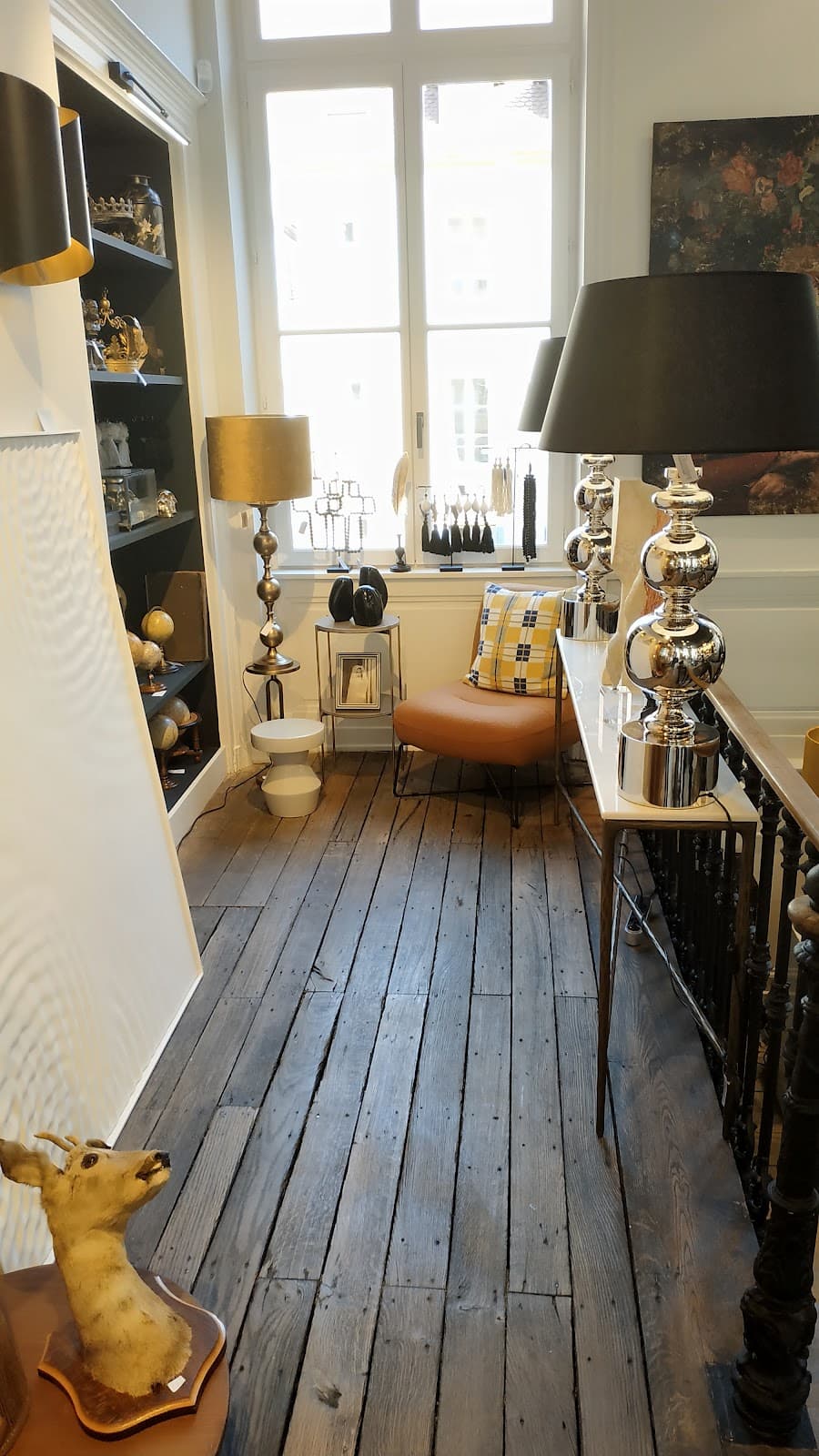 The room is full of treasures! - 9