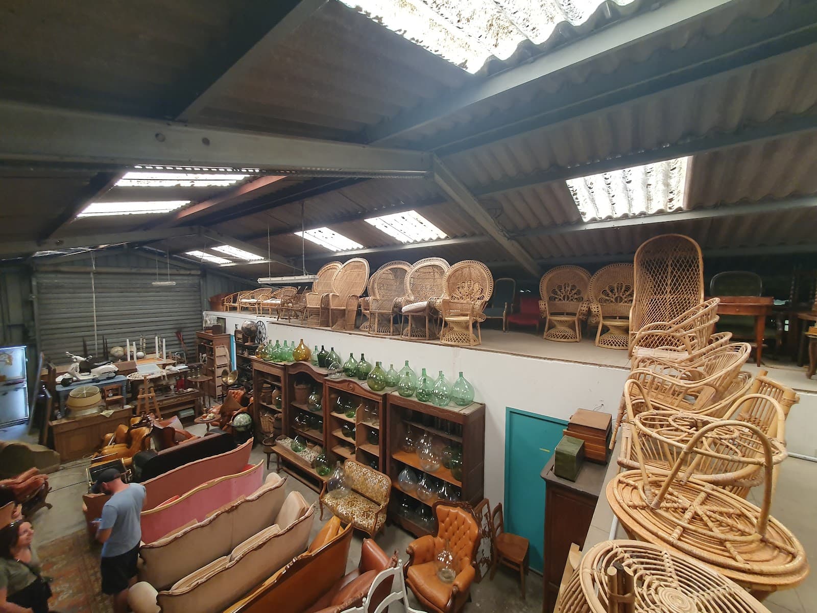 Kevin La Brocante, vintage items and event decor - 2