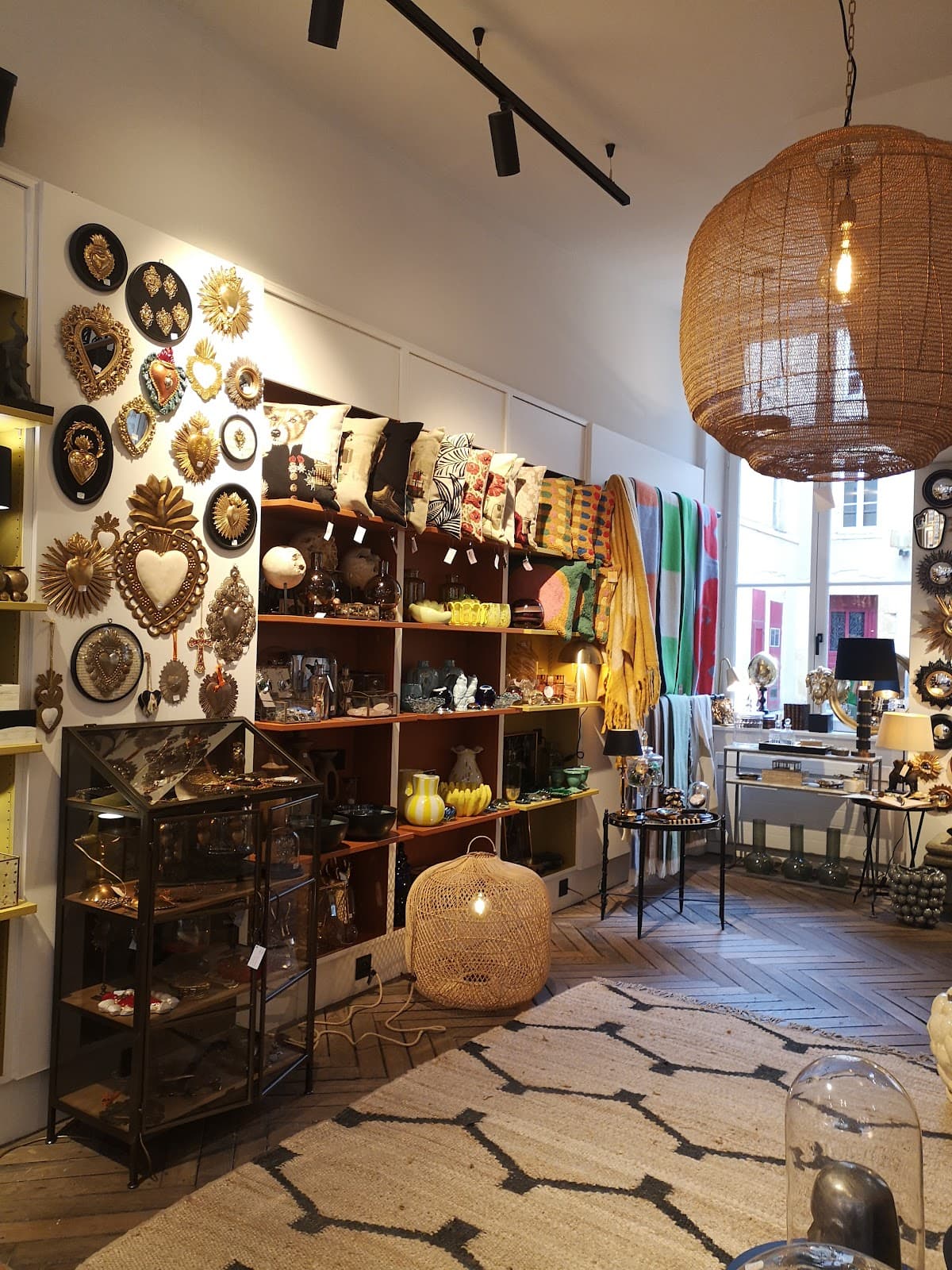 The room is full of treasures! - 5