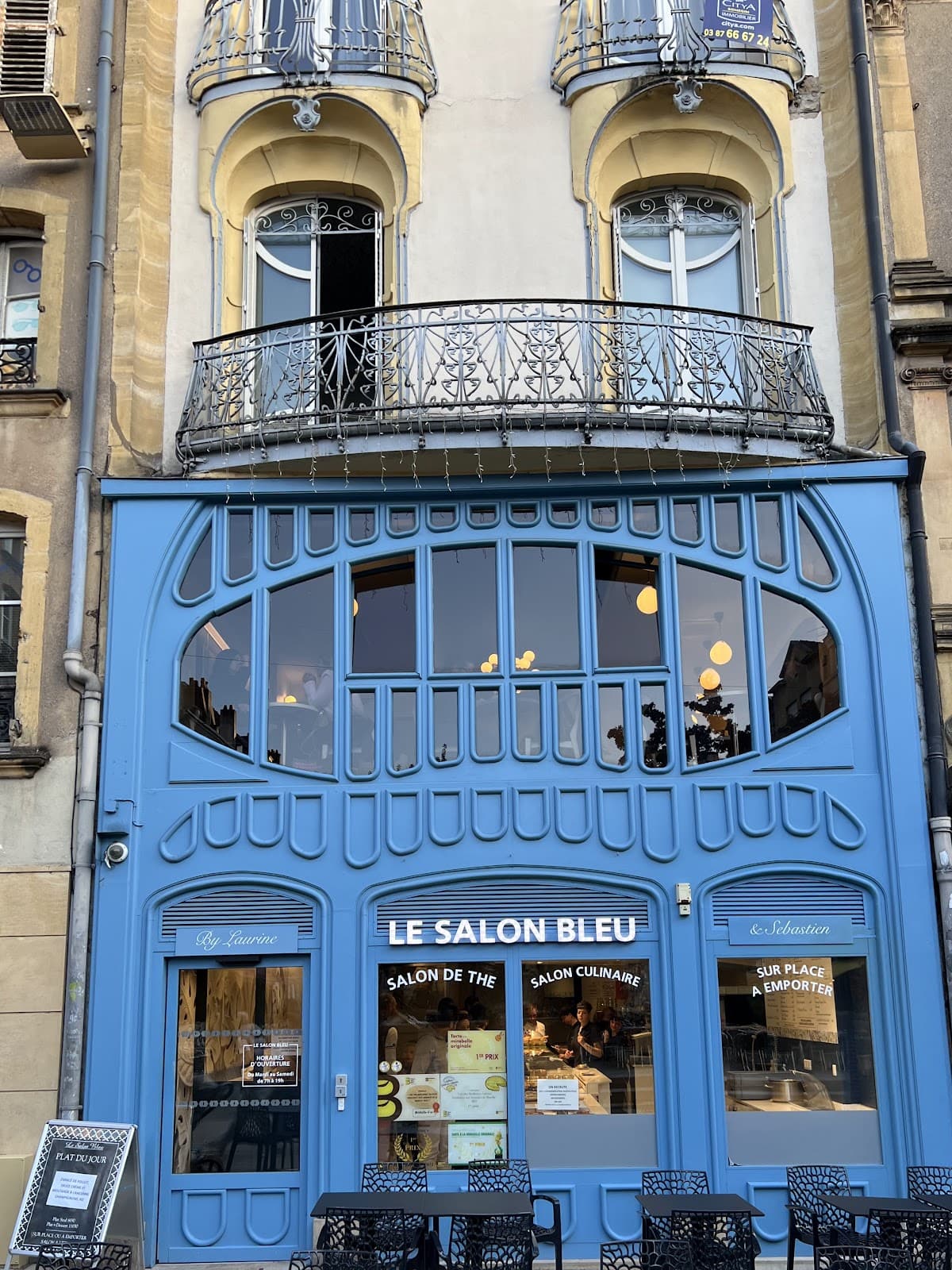 Café & Croissant - 5