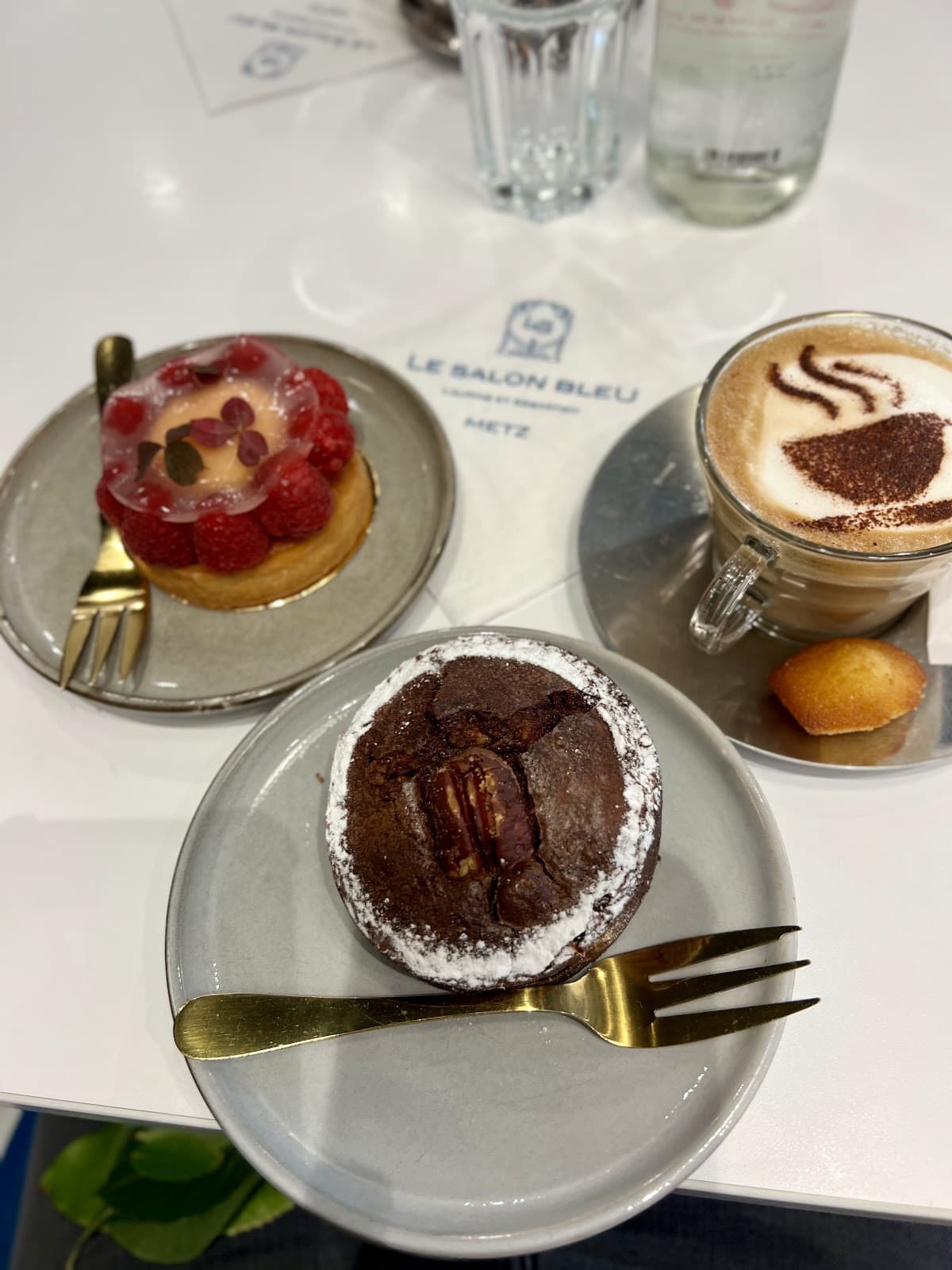 Café & Croissant - 10