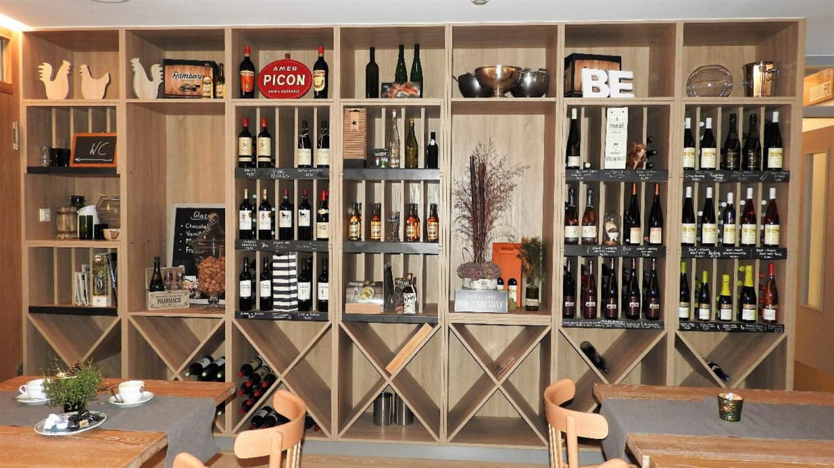 Une épicerie qui cache bien des choses - 8