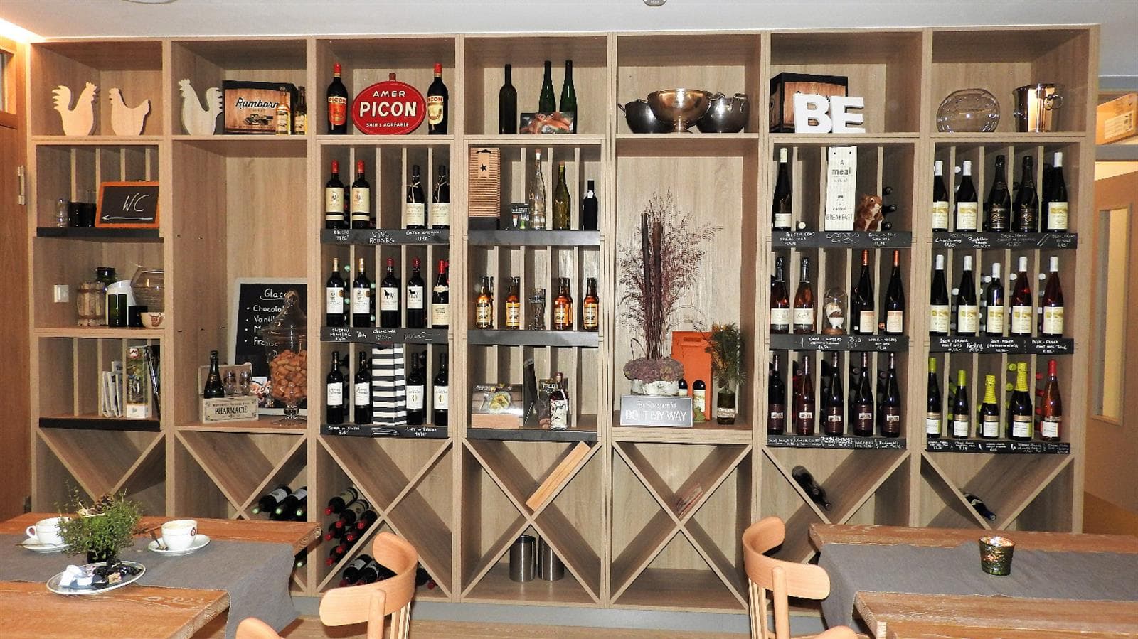 Une épicerie qui cache bien des choses - 8