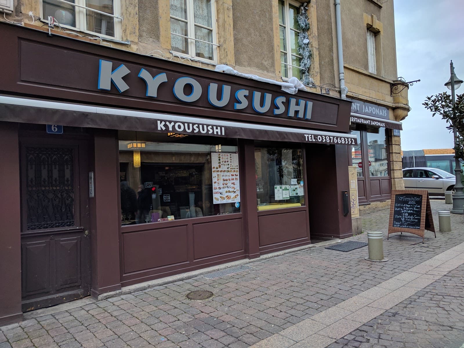 On commande un bâteau de sushis ? - 5