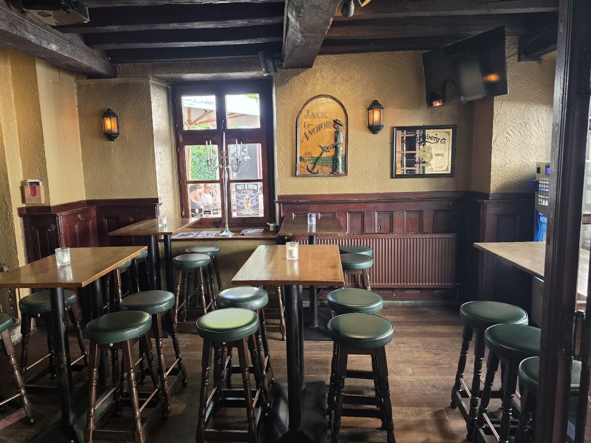Scott's Pub : cocktails, live music et vue sur l’Alzette - 8
