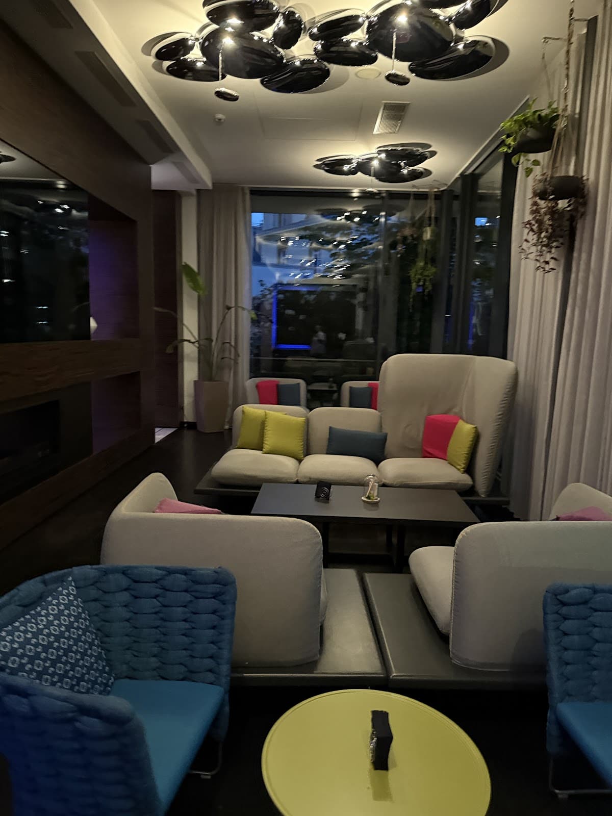 Subdued atmosphere at the Royal Lounge - 6