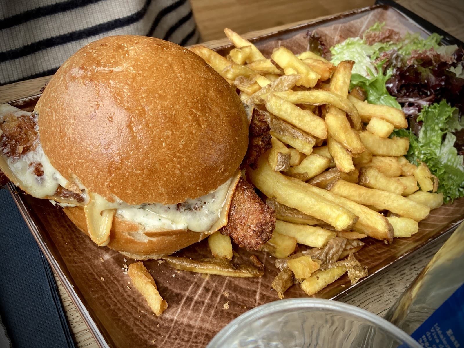 Les meilleurs burgers de Belair se cachent au ... Café Bel Air - 4