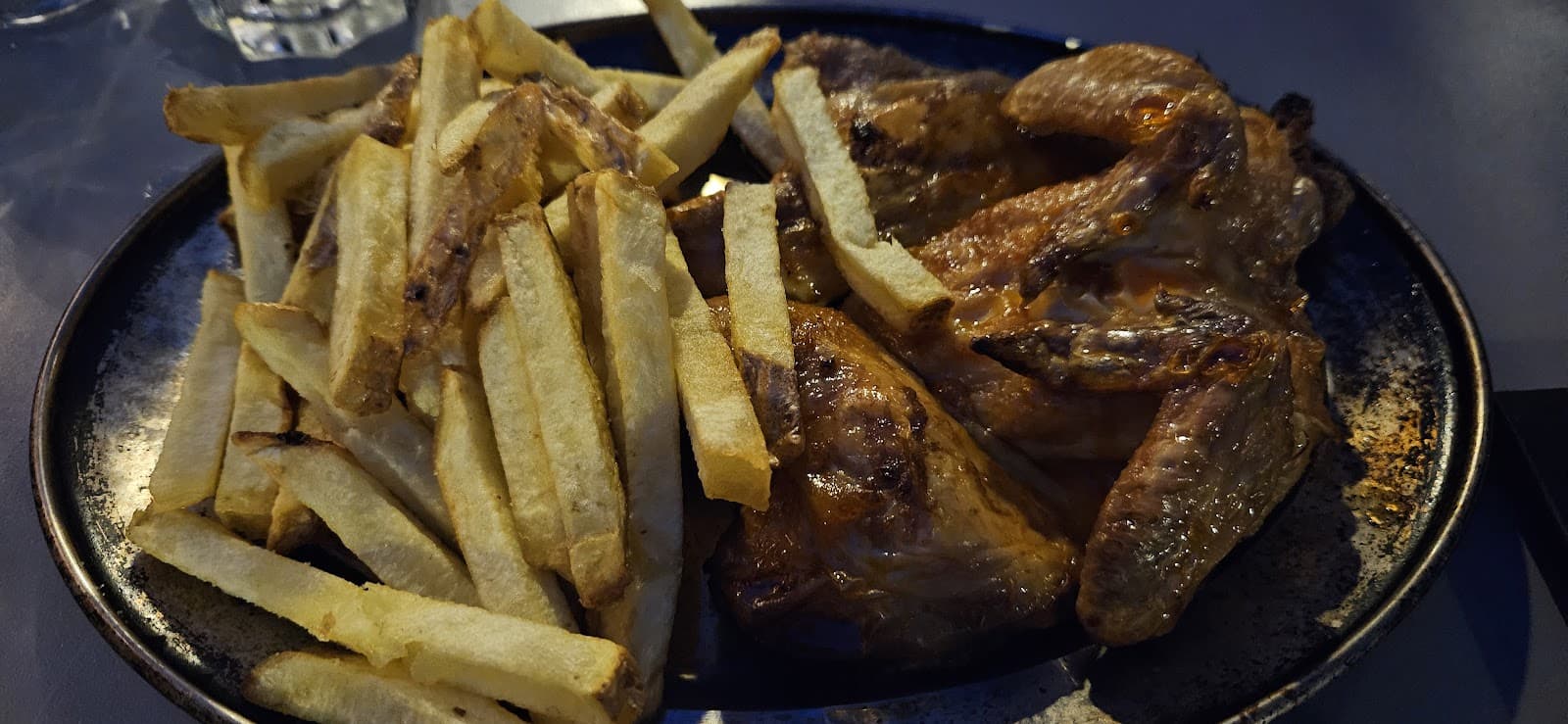 Scott's Pub : cocktails, live music et vue sur l’Alzette - 5