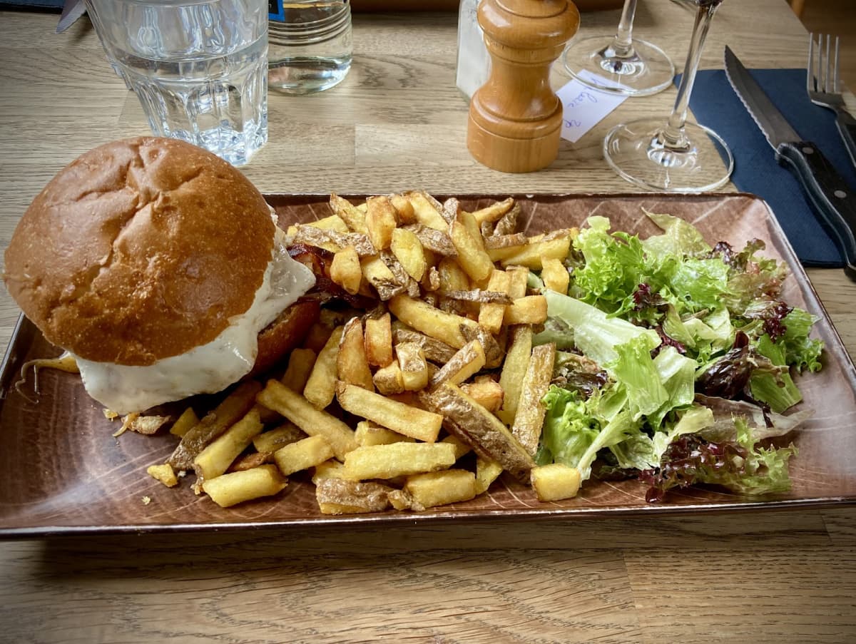 Les meilleurs burgers de Belair se cachent au ... Café Bel Air - 4