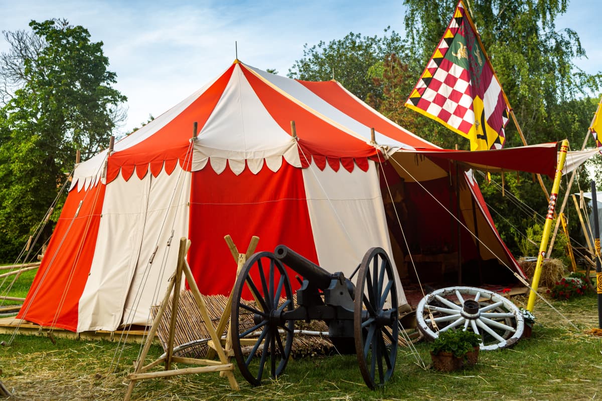 Summer will be buzzing with the Estivales du Château!