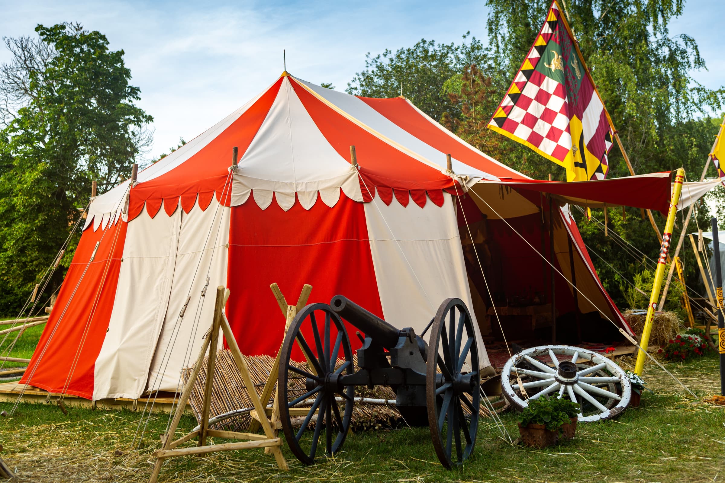 Summer will be buzzing with the Estivales du Château!