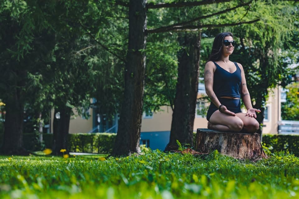 Séances de yoga en plein air dans le parc – Été 2026
