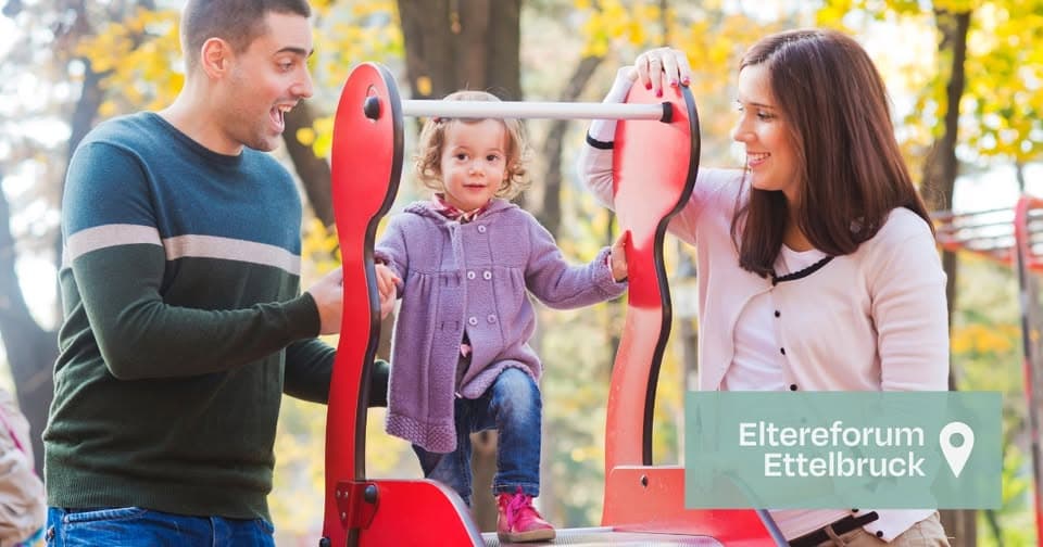 Rencontre entre parents sur l'aire de jeux