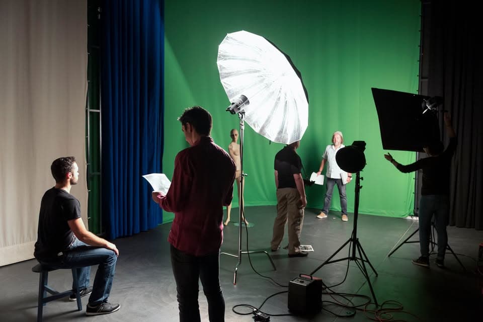 Youth Corner Photo | Ages 6-12 | Flash and emotion: fascinating photographic portraits