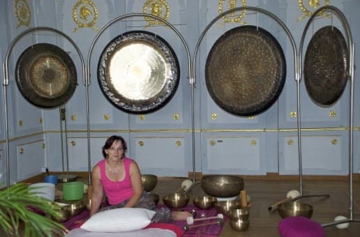 Sound bowl journey with Marie-Anne Stark
