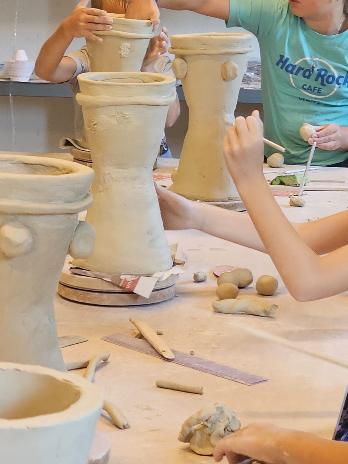 Créativité et musique : fabrique ton propre tambour en argile ! Atelier de deux jours pour les enfan