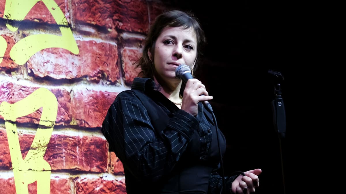 An Hour Before L'Essentiel du Rire