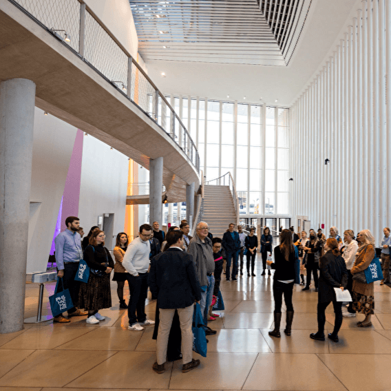 Führung der Philharmonie in deutscher Sprache