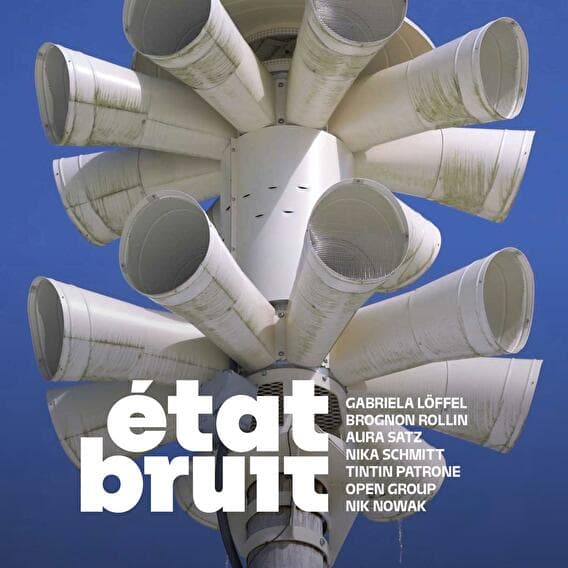 Exposition d'art contemporain - état bruit