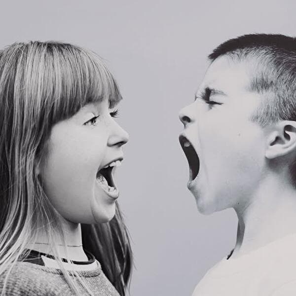 Les enfants, leurs émotions et nous – accompagner les grands sentiments