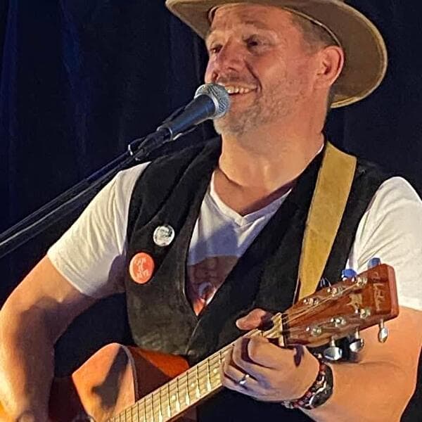 Un homme qui rêve – acoustic solidarity concert
