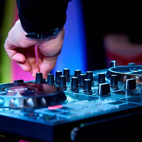 DJ Set Center – Adrian Sky