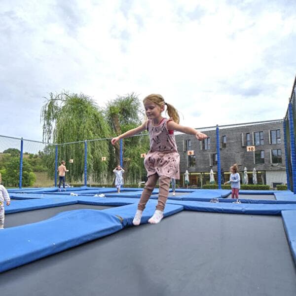 S’amuser au parc de trampoline