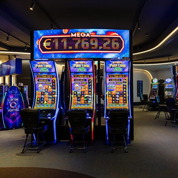 Lounge & Casino - 1