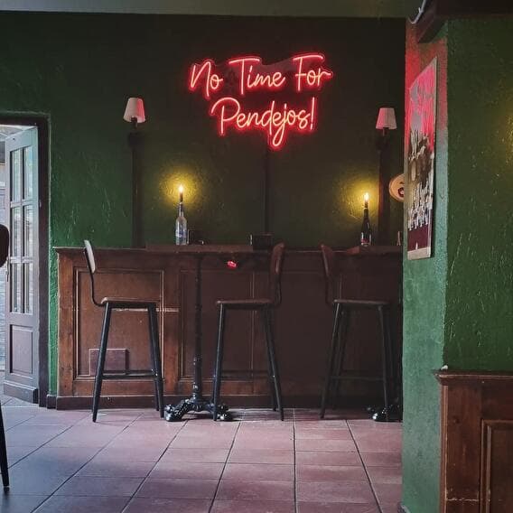 Liquid Bar: Live Music in Grund