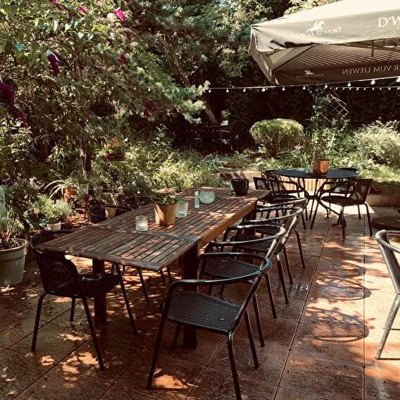 Jungle Cafe