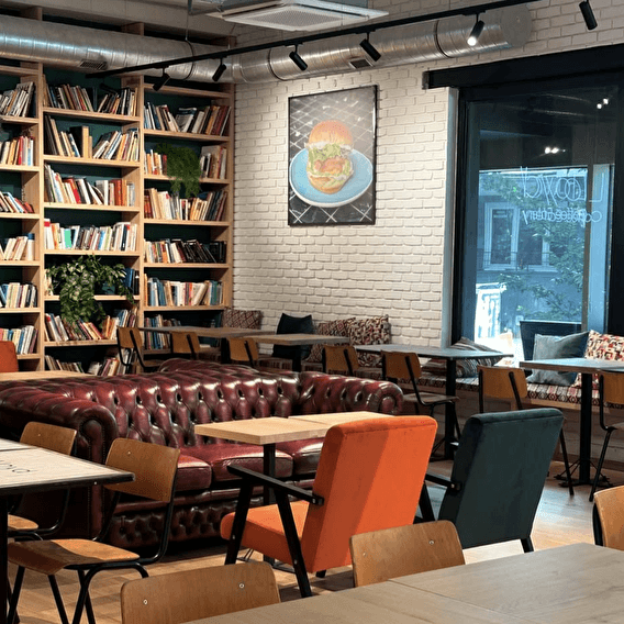 Lloyd Coffee Eatery: Trendy Coffee Shop in Luxembourg City