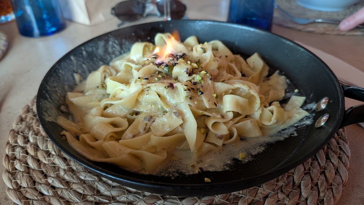 An Italian break between two stores - 11