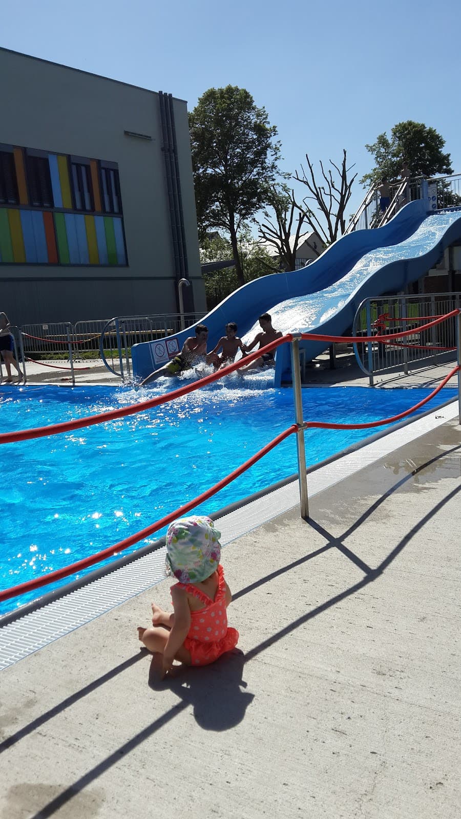 Outdoor swimming pool in Dudelange - 9