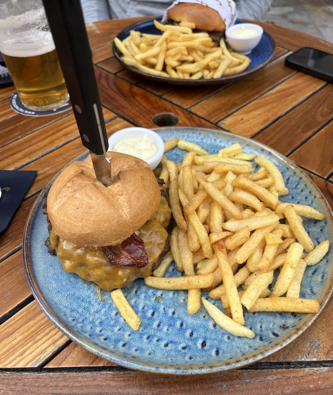 Sport, Burger and good mood? - 3