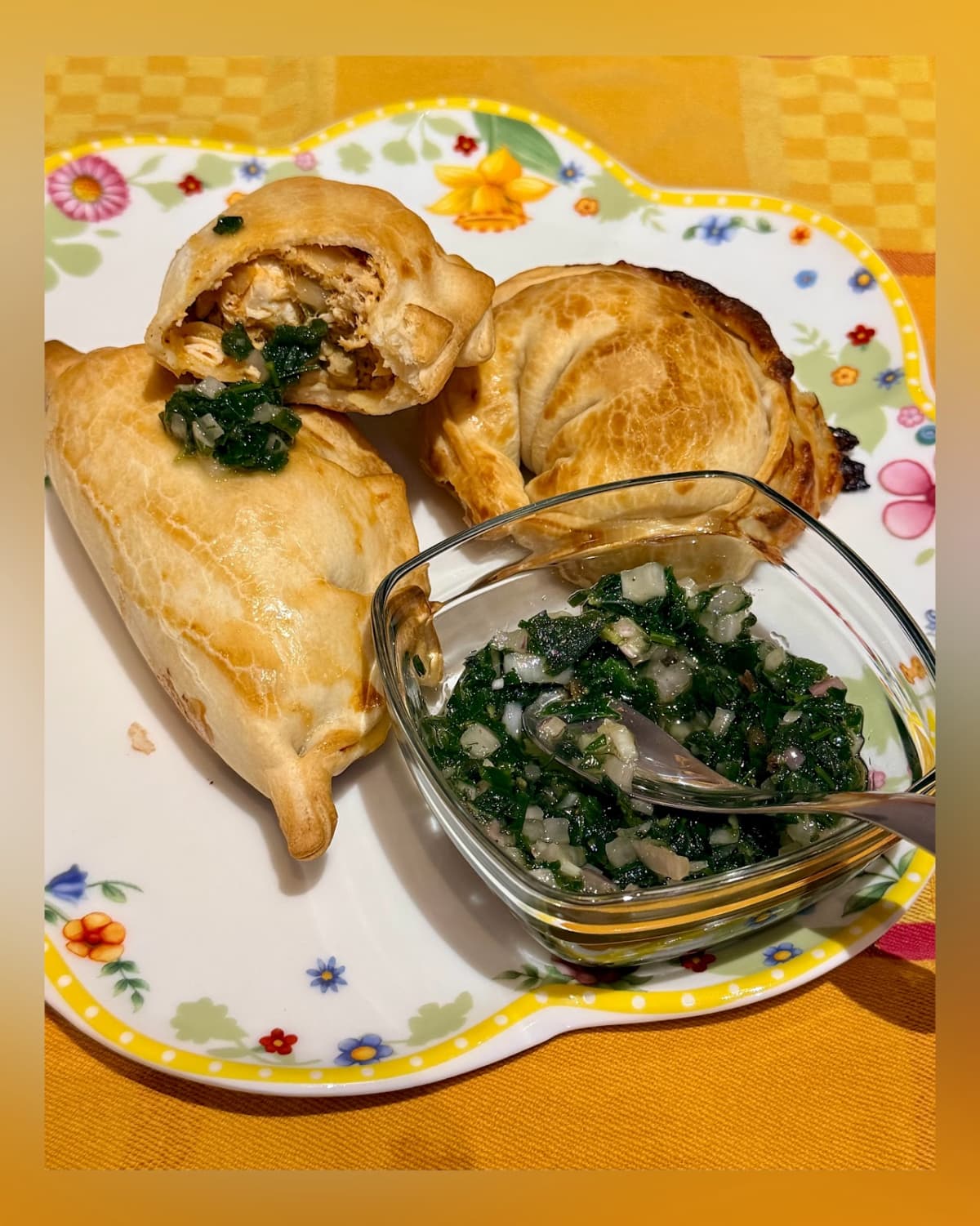 The best empanadas in Luxembourg are hiding at Experiencias Deliciosas - 9