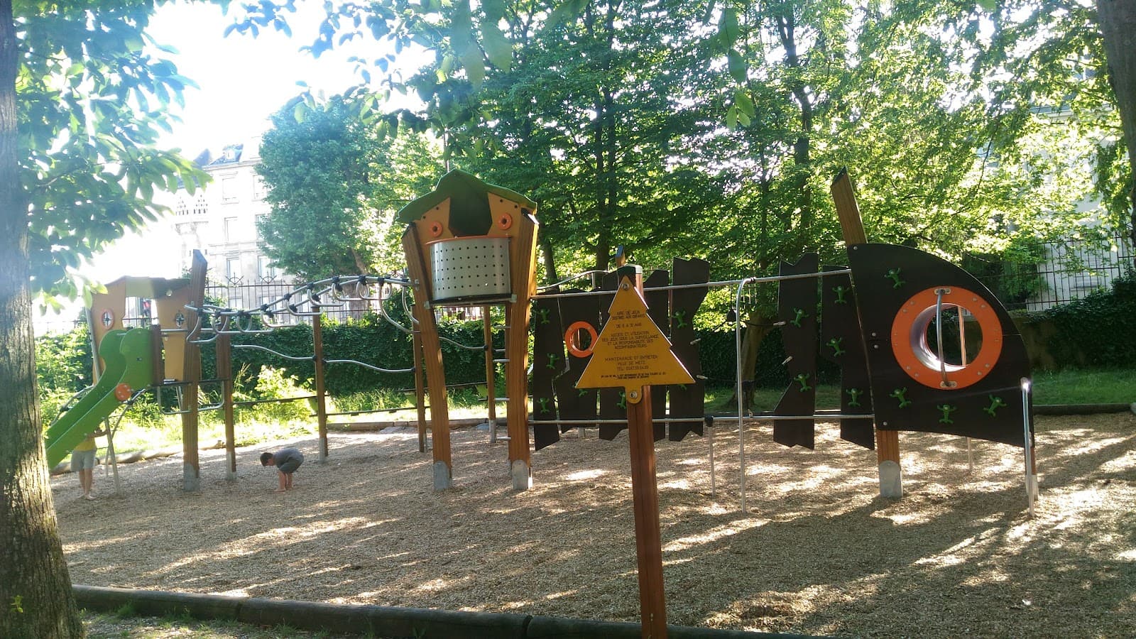 Eveille les ! - 4