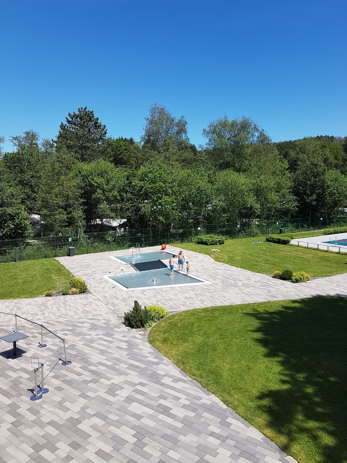 Piscine extérieure chauffée à Troisvierges - 10