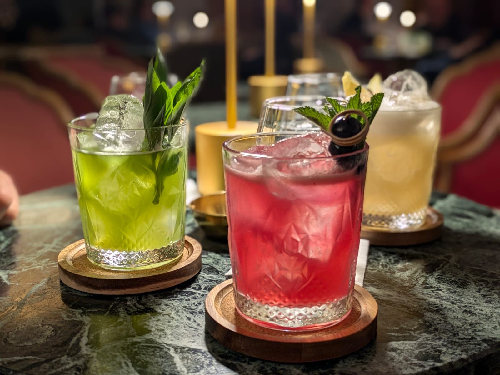 Trianon à Luxembourg : un bar à cocktails vintage au charme intemporel - 6