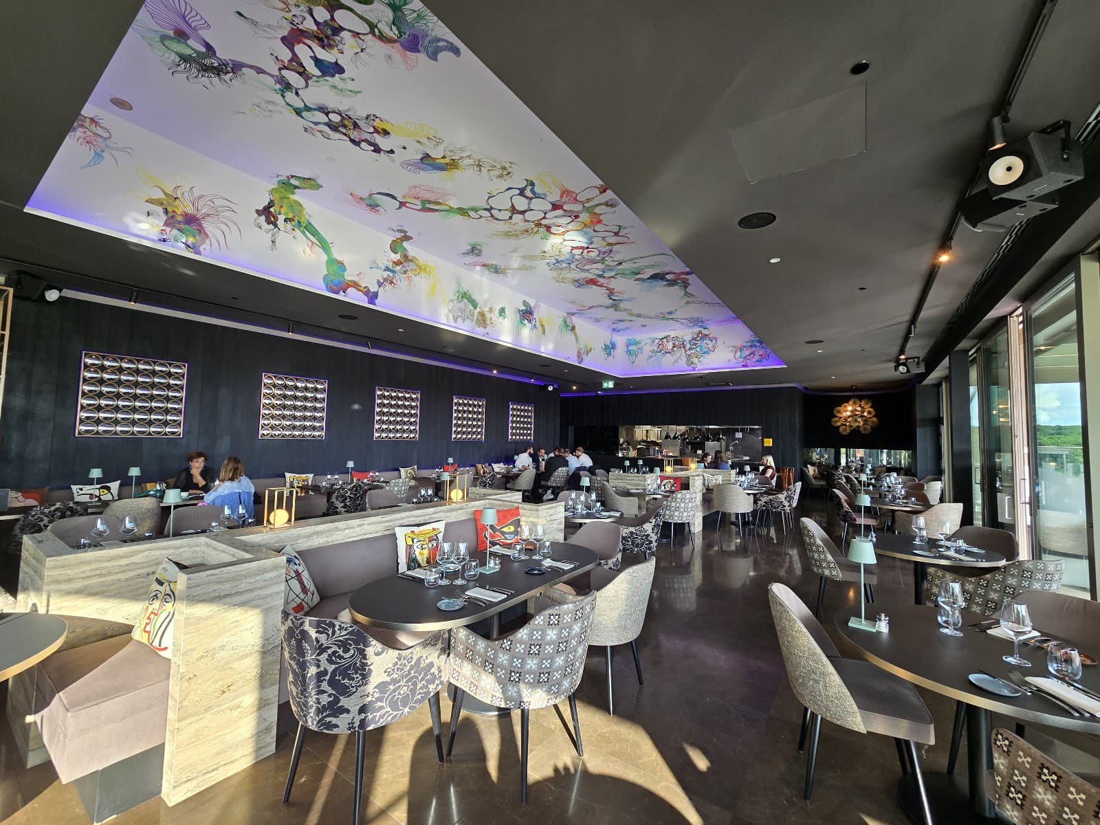 Skybar Luxembourg, the chic rooftop of City Concorde - 11