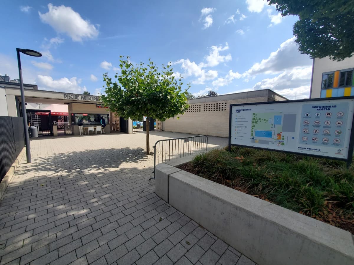 Outdoor swimming pool in Dudelange - 4