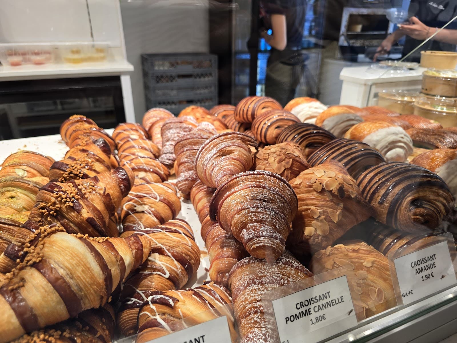 Café & Croissant - 4