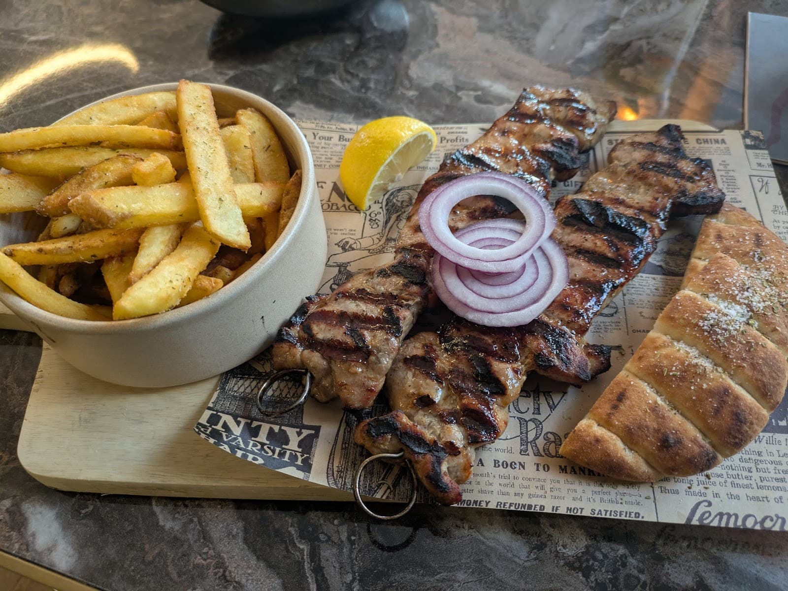 Flow: Mediterranean lunch and sharing plates in Luxembourg - 6