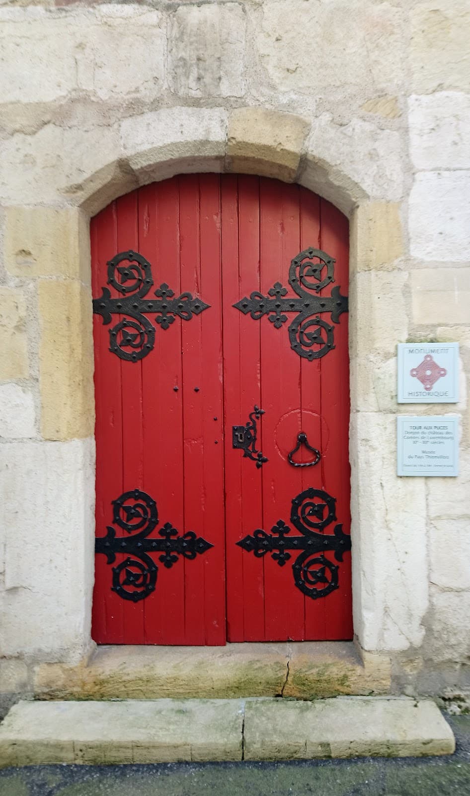 A tower, a museum or a dungeon? - 9